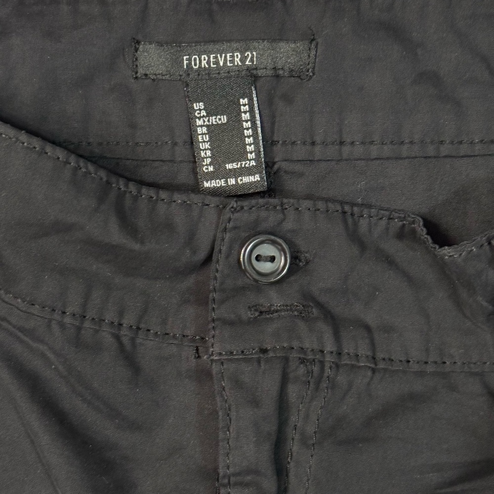 Forever 21 Black Mini Skirt with Sleek Design - Picture 2 of 3